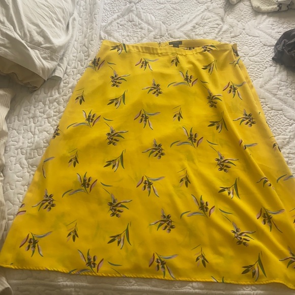 Halogen Dresses & Skirts - Halogen yellow skirt